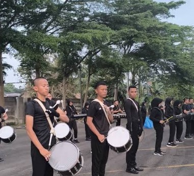 Presisi Visual Lapangan: Memilih Bahan Seragam dan Atribut Parade Berstandar Resmi